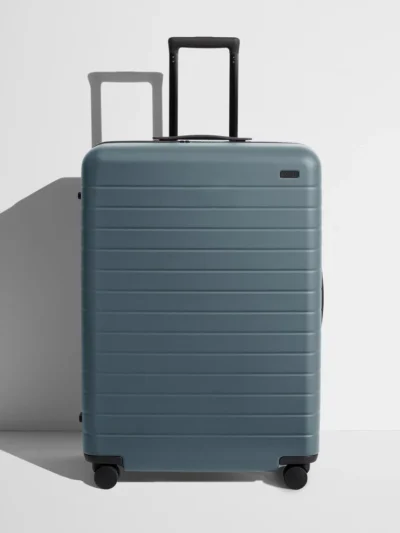 Sert Tek Fermuarlı Büyük Boy Valiz